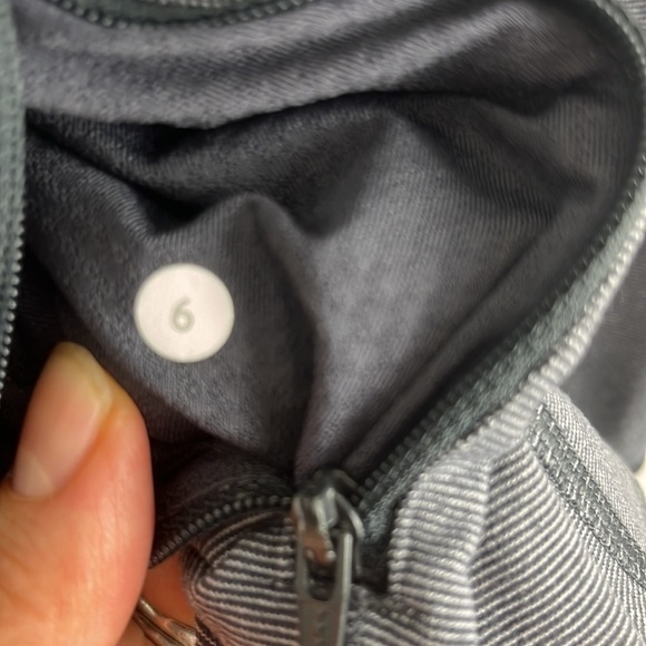 Lululemon In-Stride Gray & White Striped Running Jacket - Picture 4 of 8